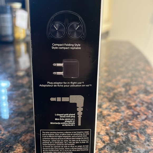 Sony noise cancelling wired headphones - Picture 3 of 4